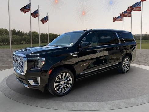 Used 2021 GMC Yukon XL Denali w/ Denali Premium Package RWD image 4