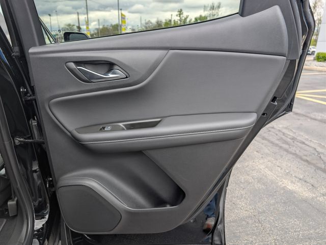 Used 2023 Chevrolet Blazer LT w/ Driver Confidence Package FWD image 18