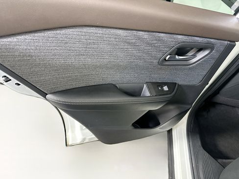 Used 2023 Nissan Rogue SV image 25