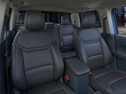 New 2025 Ford Maverick Lariat w/ Black Appearance Package image 10