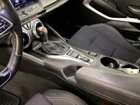 Used 2019 Chevrolet Camaro SS image 19