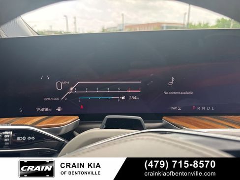 Used 2025 Cadillac Escalade Sport Platinum w/ LPO, ONYX Package AWD/4WD image 16