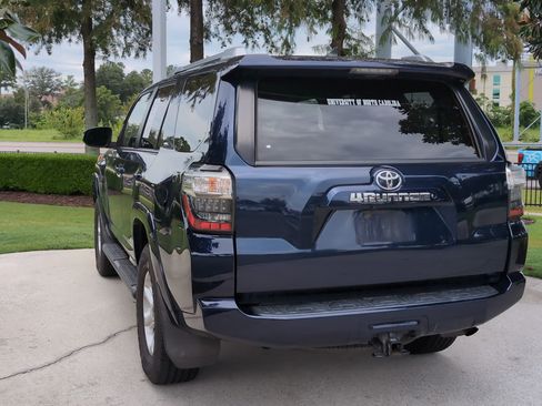 Used 2018 Toyota 4Runner SR5 RWD image 8