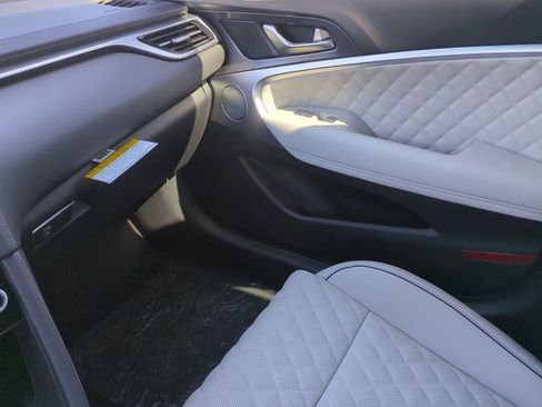 Used 2025 Genesis G70 3.3T Advanced w/ Sport Prestige Package image 17