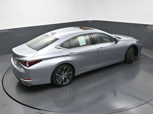 Used 2024 Lexus ES 350 w/ Premium Package image 37