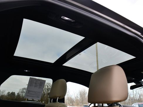 Used 2018 Cadillac XT5 Luxury w/ LPO, Wheel Lock Package image 17