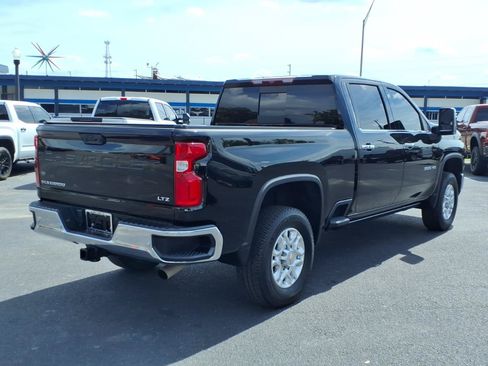 Used 2024 Chevrolet Silverado 3500 LTZ w/ LTZ Plus Package AWD/4WD image 5