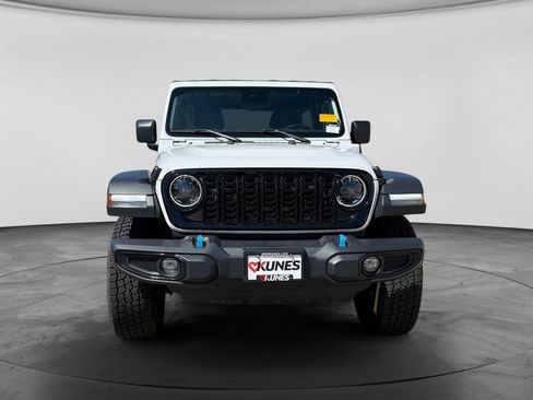 Used 2024 Jeep Wrangler Unlimited AWD/4WD image 3