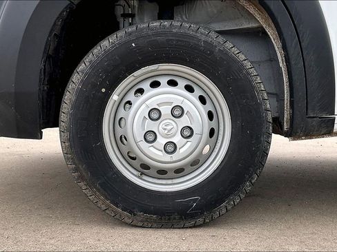New 2024 RAM ProMaster 2500 w/ Convenience Group FWD image 8