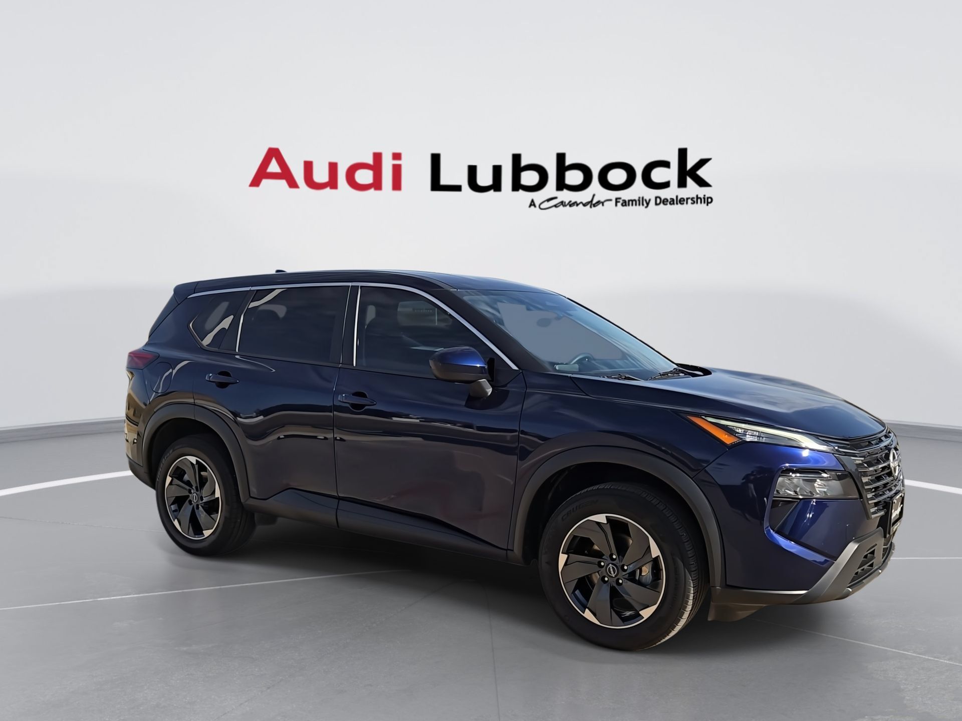 Used 2024 Nissan Rogue SV AWD/4WD image 2