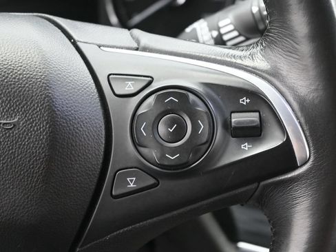 Used 2018 Buick Enclave Essence FWD image 19