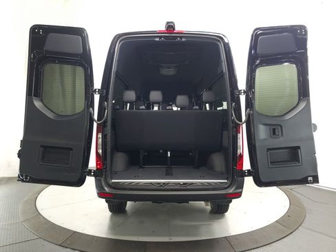 Used 2024 Mercedes-Benz Sprinter 2500 image 25