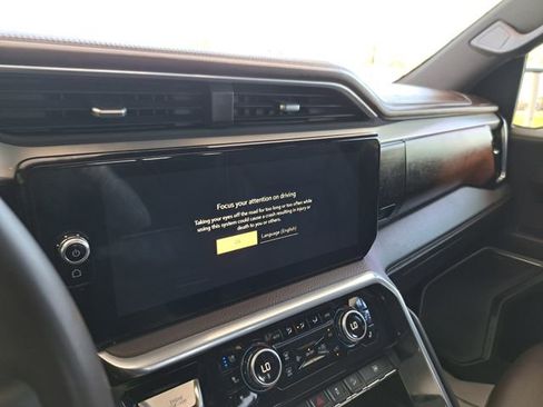 Used 2023 GMC Sierra 1500 Denali AWD/4WD image 10