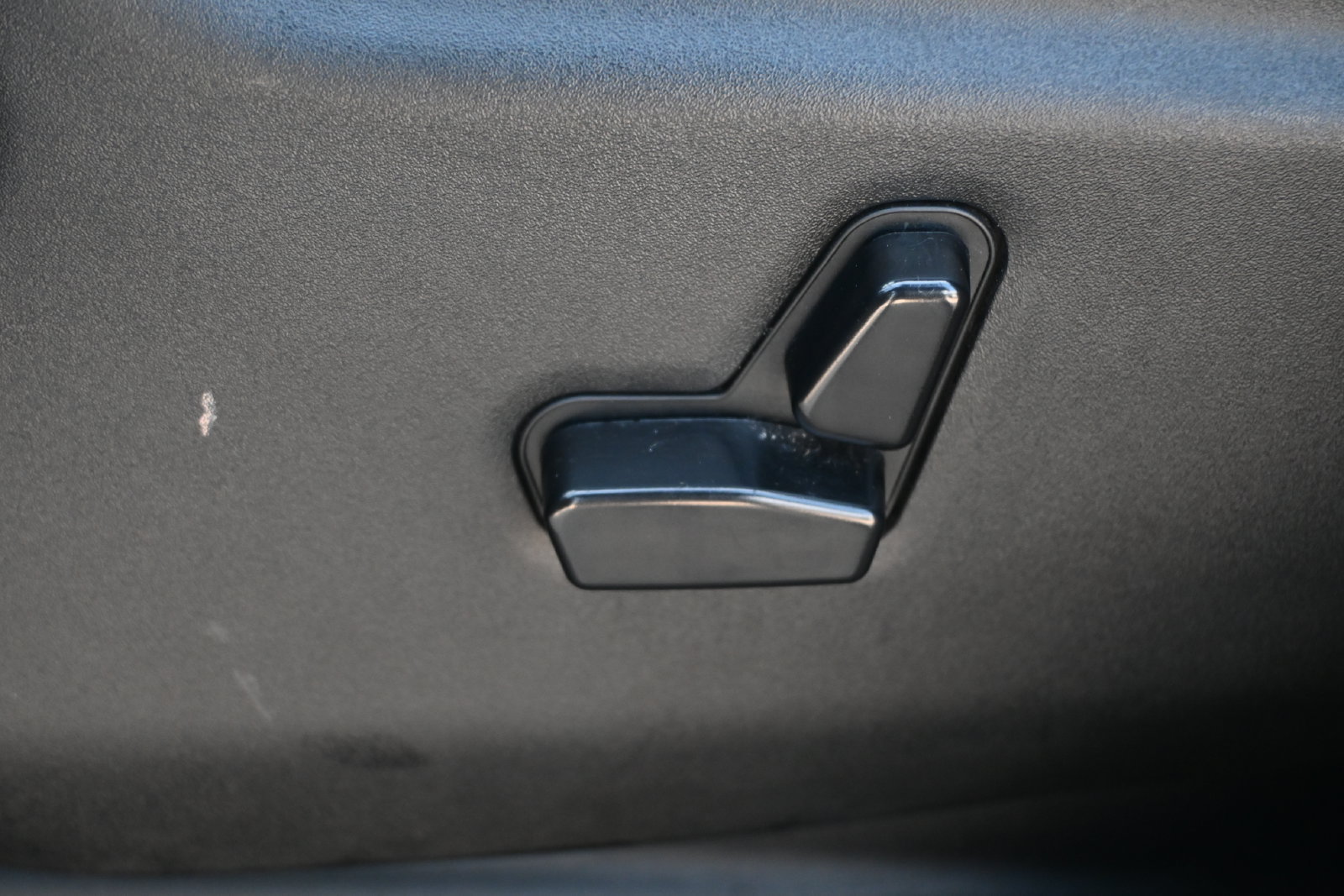 Used 2024 Dodge Durango GT RWD image 9