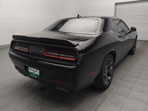 Used 2018 Dodge Challenger SXT Plus RWD image 9