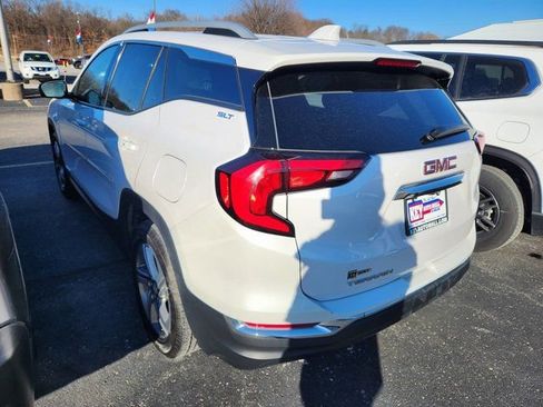 Used 2020 GMC Terrain SLT w/ Preferred Package image 3
