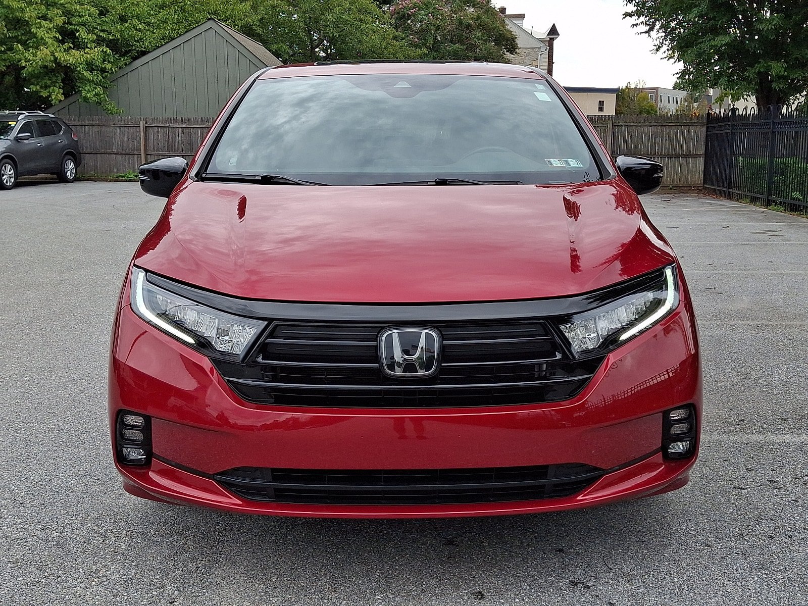 Used 2023 Honda Odyssey Sport image 2