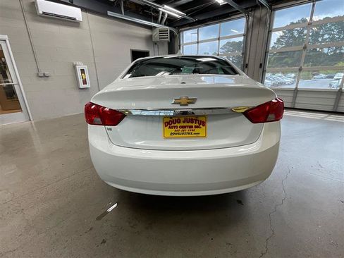 Used 2018 Chevrolet Impala LS FWD image 5