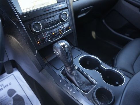 Certified 2018 Ford Explorer XLT w/ Equipment Group 202A image 30