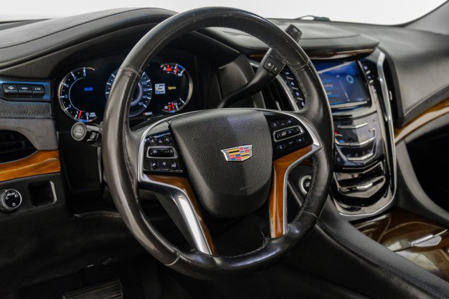 Used 2018 Cadillac Escalade ESV Luxury RWD image 14