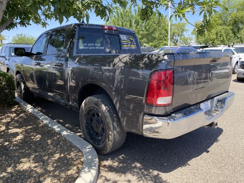 Used 2019 RAM 1500 Classic SLT w/ Luxury Group RWD image 4