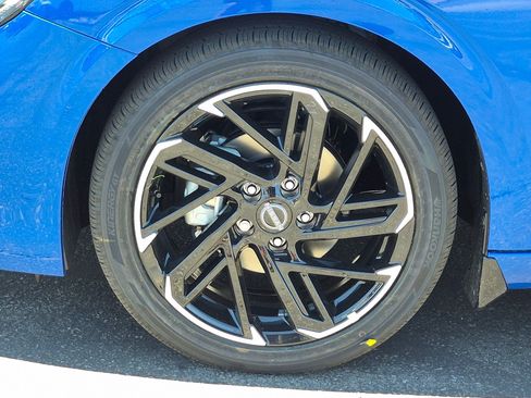 New 2026 Nissan Sentra SR w/ SR Premium Package FWD image 9