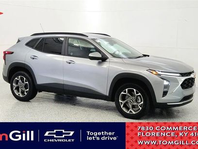 Used 2025 Chevrolet Trax LT w/ Sunroof Package