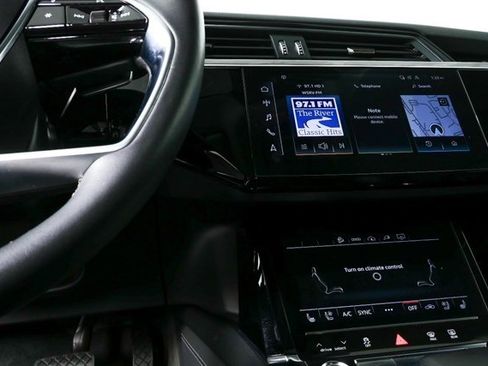 Used 2024 Audi Q8 e-tron Premium Plus image 13