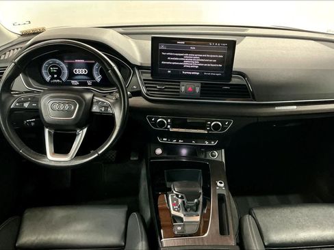 Used 2022 Audi Q5 e Premium w/ Convenience Package image 17
