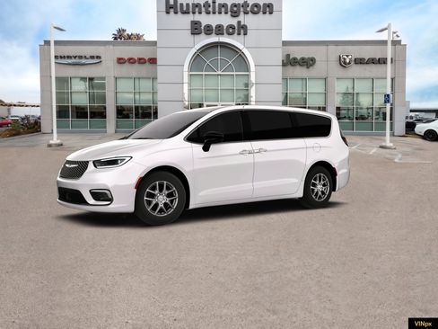 New 2026 Chrysler Pacifica Select FWD image 2