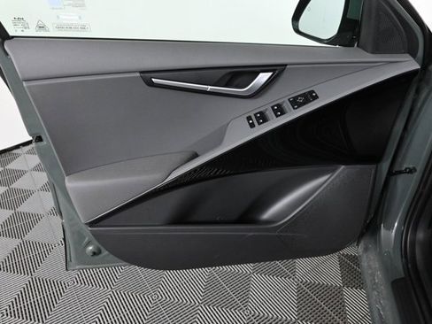 New 2025 Kia Niro EX Touring image 17