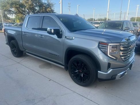 Used 2023 GMC Sierra 1500 Denali w/ Technology Package AWD/4WD image 2