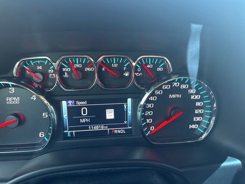Used 2019 Chevrolet Suburban Premier AWD/4WD image 10