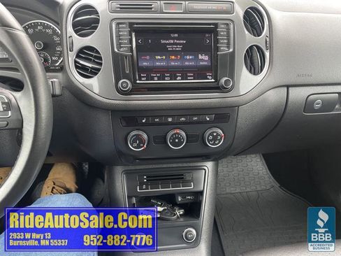 Used 2017 Volkswagen Tiguan S image 18