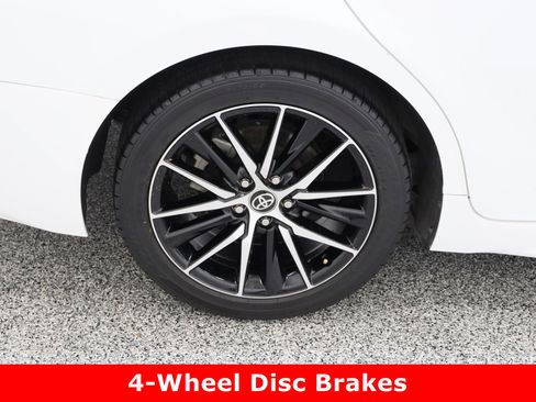 Used 2024 Toyota Camry SE image 6