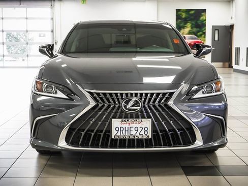 Certified 2025 Lexus ES 300h w/ Premium Package image 4