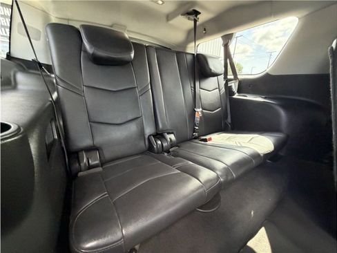 Used 2019 Cadillac Escalade ESV Premium Luxury RWD image 32