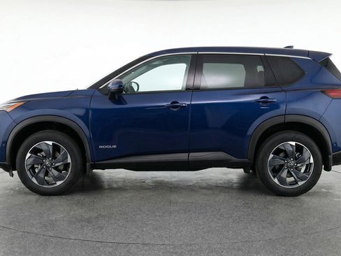 Used 2025 Nissan Rogue SV FWD image 5