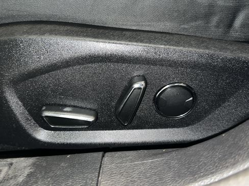 Used 2017 Ford Fusion SE w/ Fusion SE Technology Package image 22