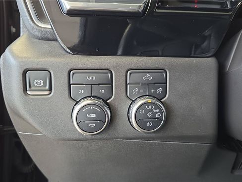 Used 2025 GMC Sierra 1500 Elevation AWD/4WD image 26