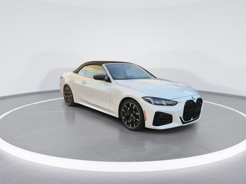 Used 2025 BMW 440i xDrive Convertible image 2