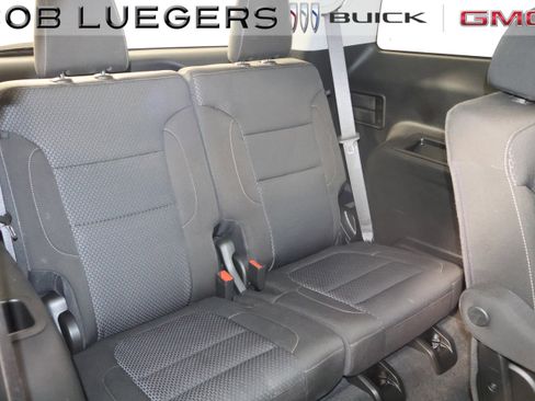 Certified 2023 GMC Acadia SLE w/ Driver Convenience Package image 18