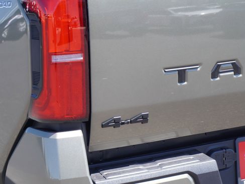 New 2026 Toyota Tacoma TRD Off-Road AWD/4WD image 10