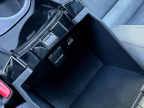 Used 2024 Toyota Corolla SE FWD image 16