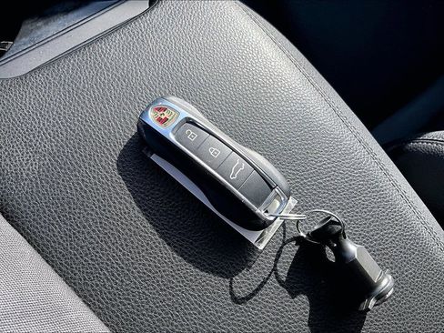 Used 2024 Porsche Cayenne image 13