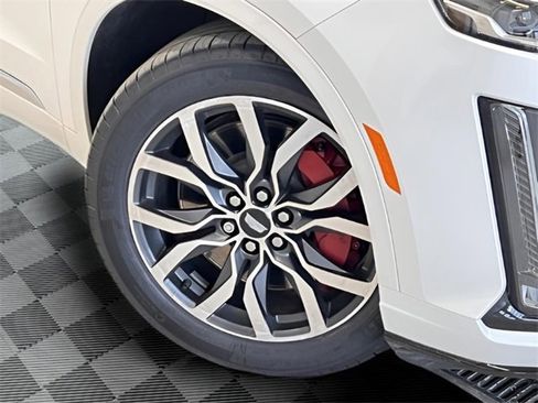 Certified 2022 Cadillac XT6 Sport image 38