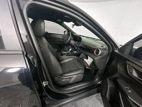 Used 2024 Chevrolet Trax RS w/ Sunroof Package image 30