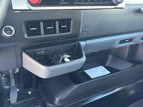 Used 2024 Chevrolet Brightdrop 400 w/ Commercial Equipment Package AWD/4WD image 23