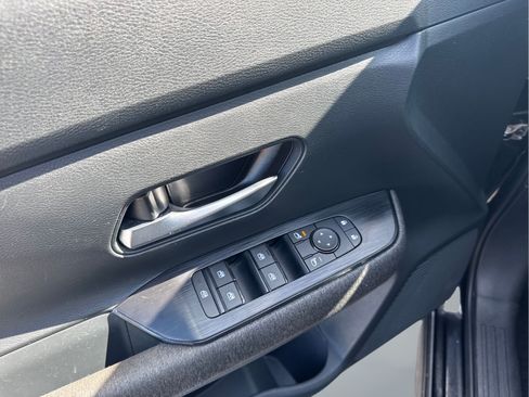 Certified 2025 Nissan Kicks SV AWD/4WD image 13