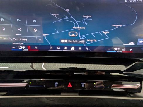 Certified 2025 BMW 530i xDrive 530i xDrive w/ Premium Package image 24